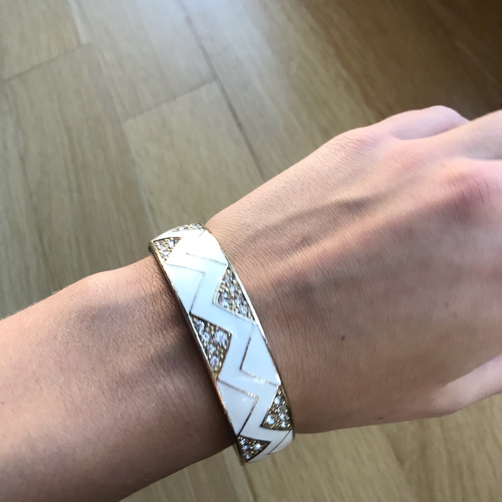 Zig-Zag White Bracelet